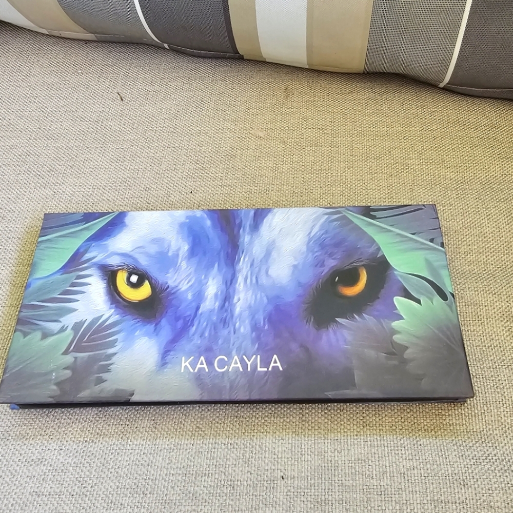 Wolf eyeshadow palette